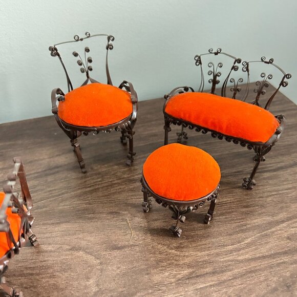 Lot of 8 Vintage Tin Can Scroll Tramp Art with Orange Stuffed Velvet Seats Table - Picture 3 of 6